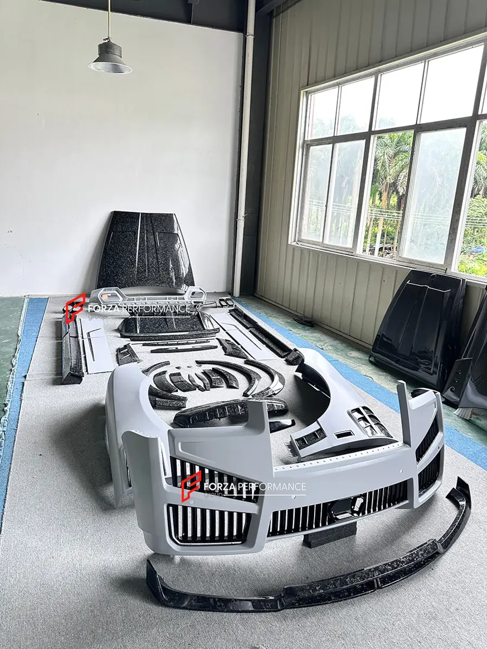 Обвес переделка для ROLLS-ROYCE CULLINAN СЕРИИ 1 2018 - 2025 в ROLLS-ROYCE CULLINAN СЕРИИ 2 РЕСТАЙЛИНГ Ролс Ройс Куллинан