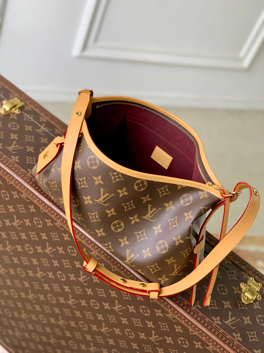 Louis Vuitton CarryAll East West
