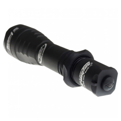 Тактический фонарь Armytek Predator V3 XP-L HI (теплый свет) — высокая прочность, выдерживает падение с высоты до 30 метров и погружение на глубину до 25 метров.