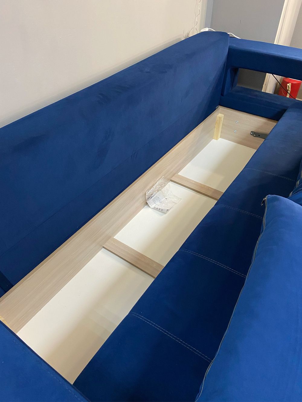 Диван прямой "Ювента" (велютто-26, 1 категория), Магнат