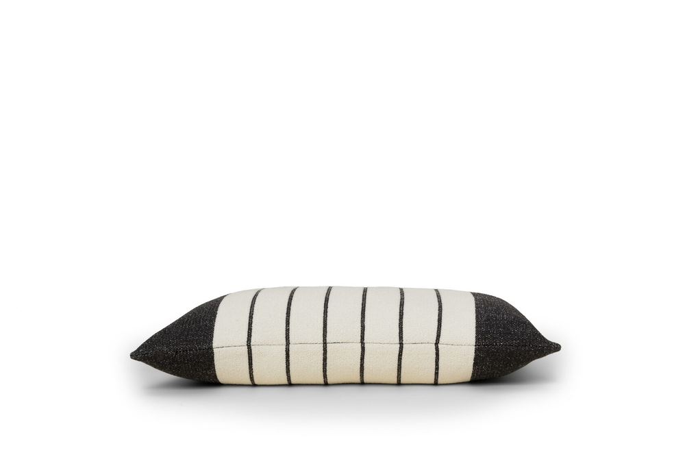 nan Подушка COTTON BORDER STRIPE декоративная Barefoot Dreams 40x76 Бежевый / Черный