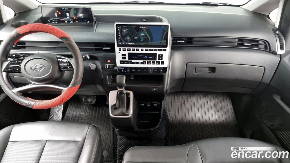 Hyundai Staria 4WD Tourer 9-и местный (07.2022)