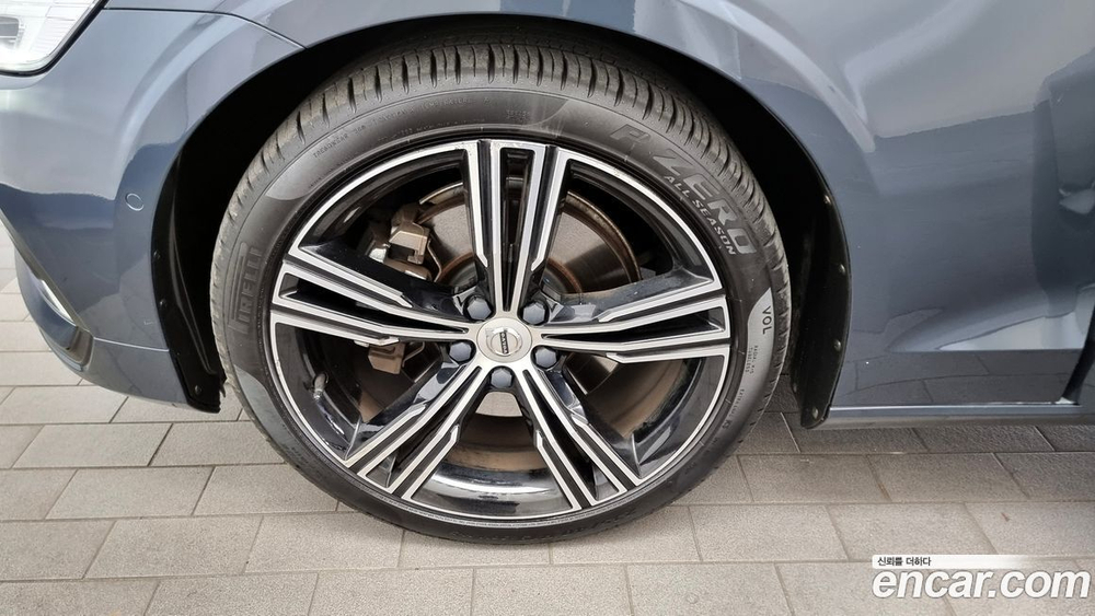 Volvo S60 3 Generation B5 Inscription (01.2021)