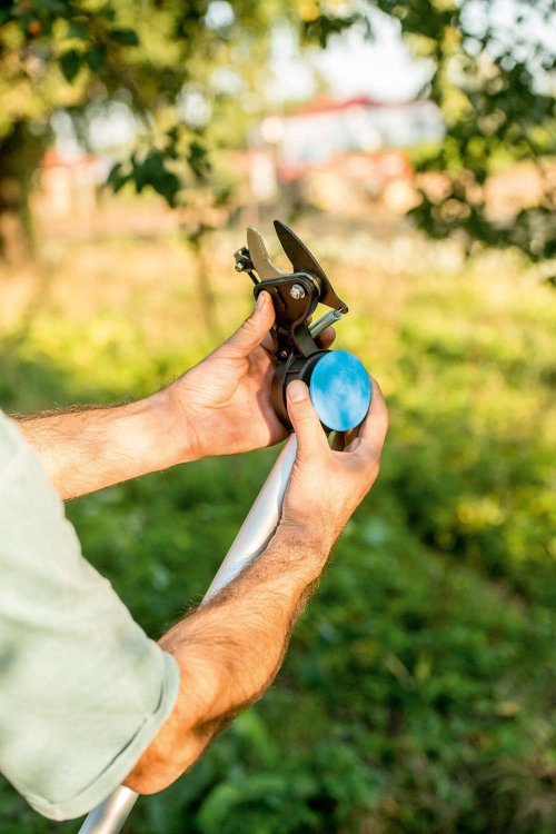 Высоторез CELLFAST IDEALLINE телескопический плоскостной