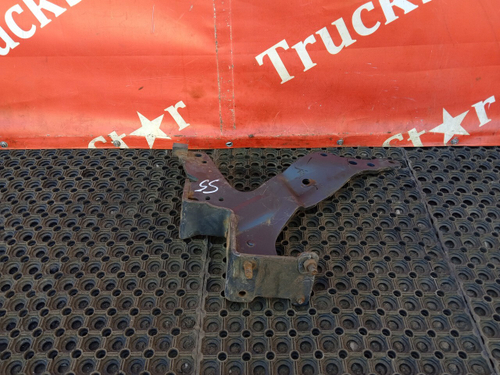 Кронштейн усилителя бампера правый