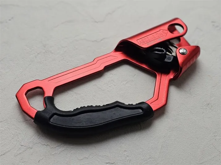 Зажим ручной Fawkes (EAC)