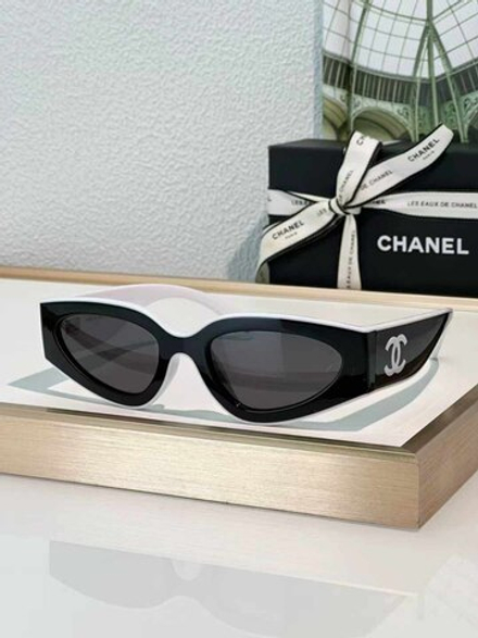Солнцезащитные очки CHANEL