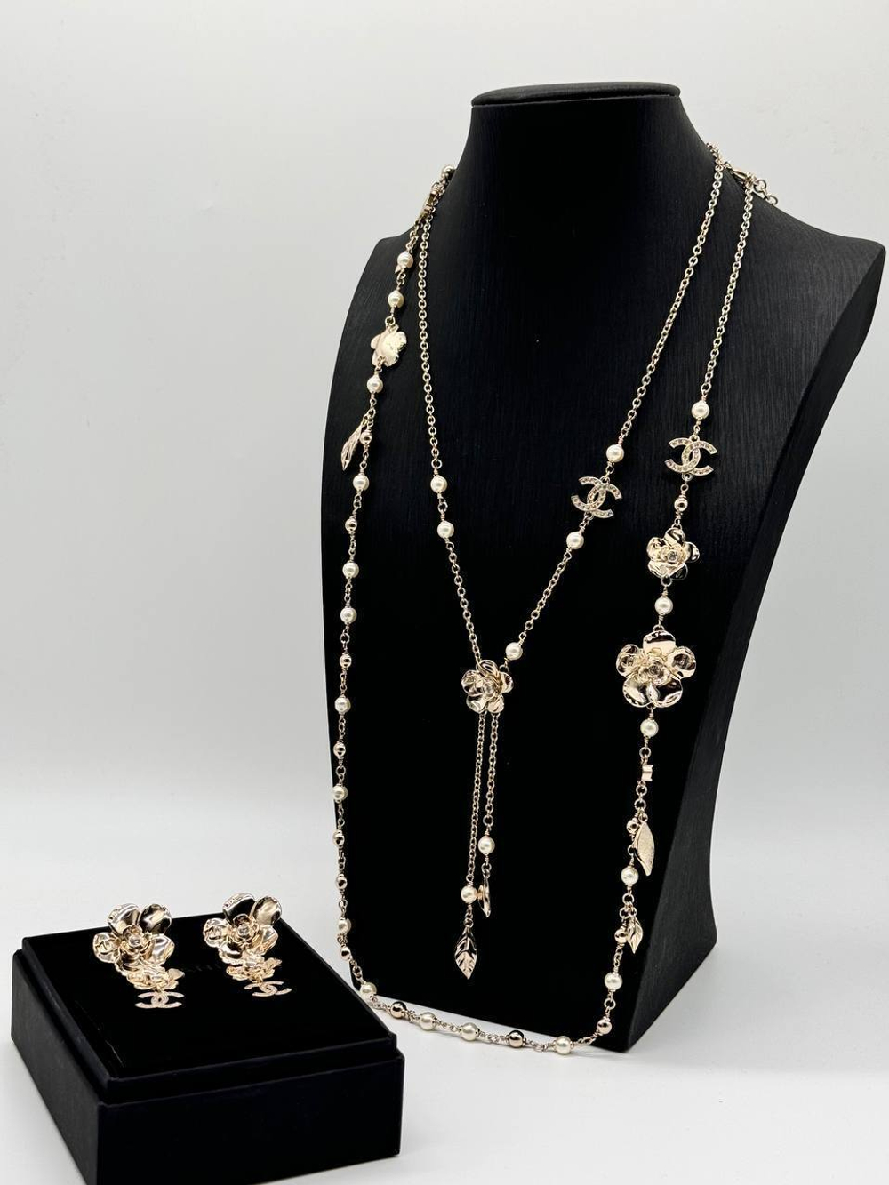Бусы CHANEL