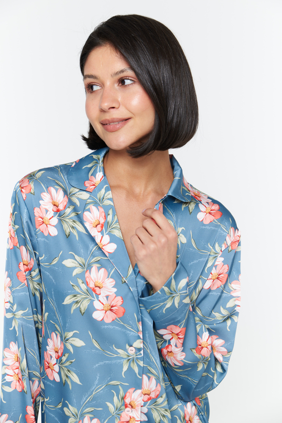 Шелковая блуза с цветами