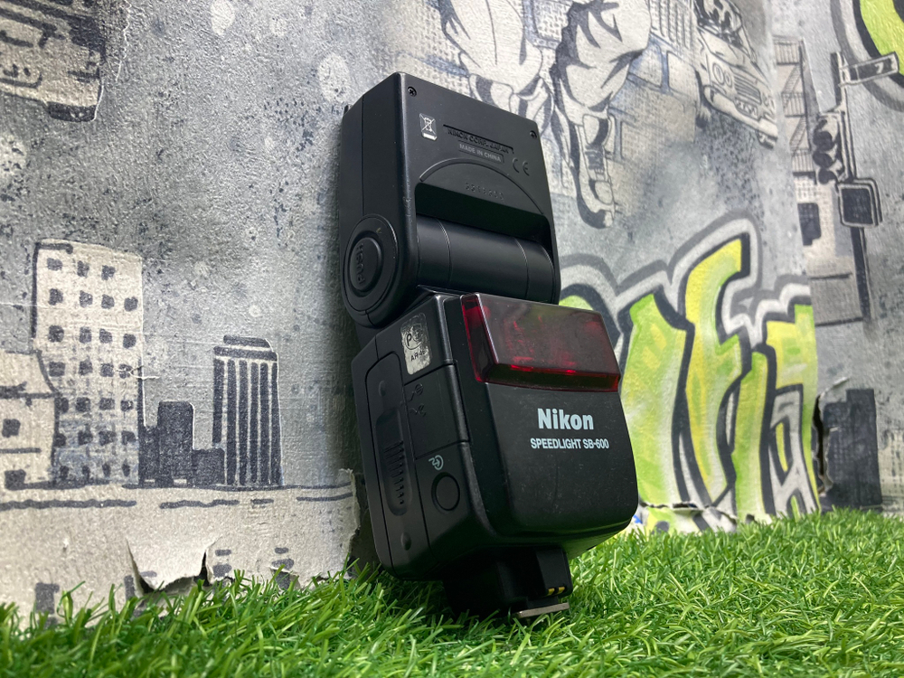 Nikon Speedlight SB-600