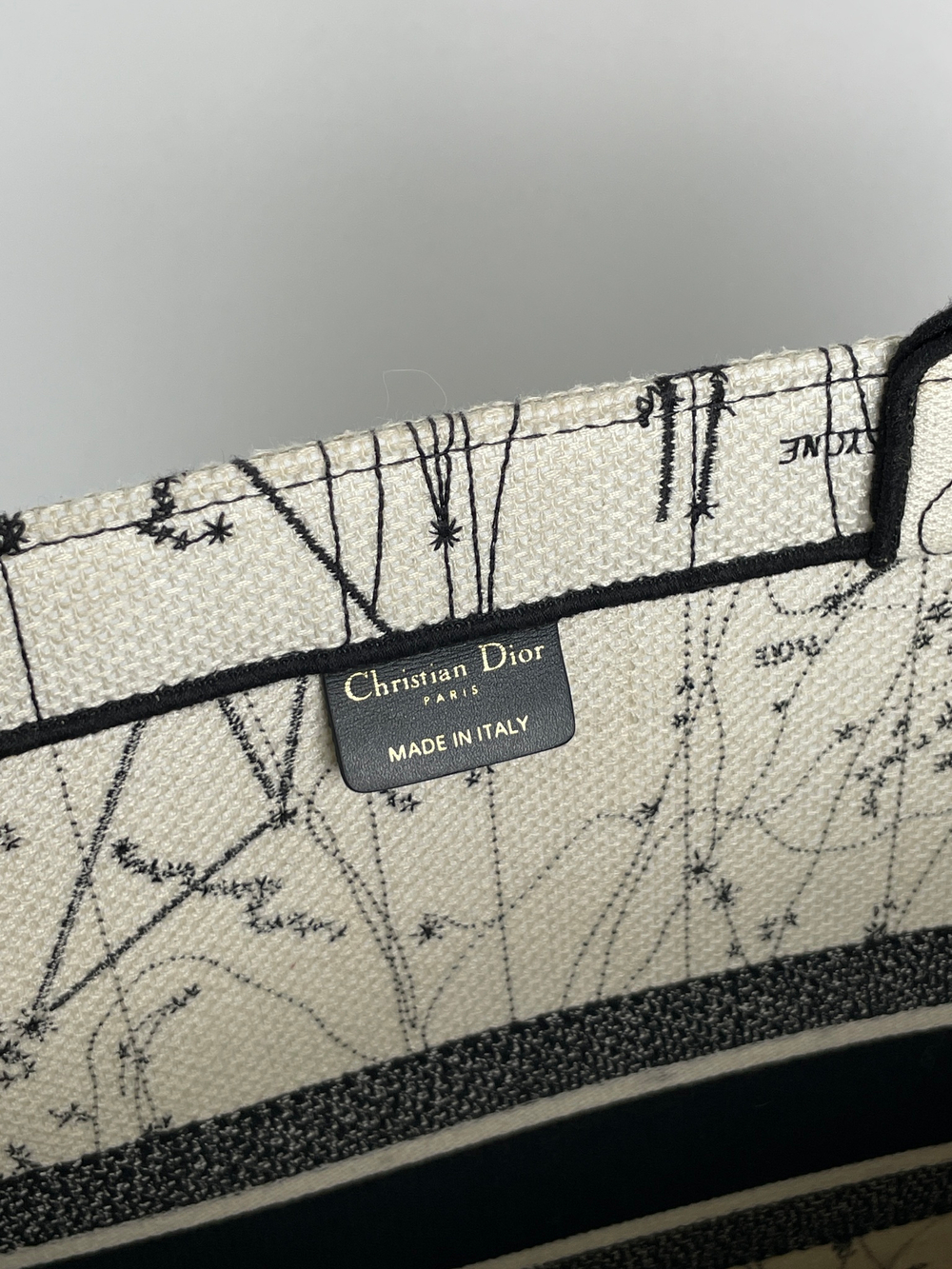 Сумка CHRISTIAN DIOR BOOK TOTE LARGE