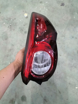 Правый LED задний фонарь Mazda CX-8 оригинал