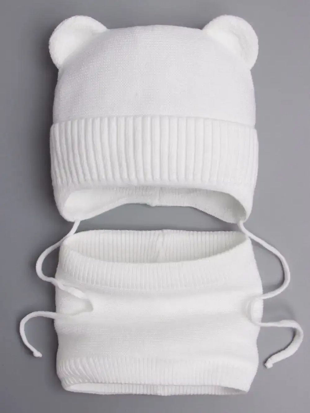 Шапка и снуд вязаная демисезонная для детей