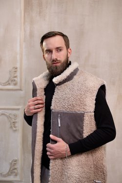 Мужская безрукавка из овчины