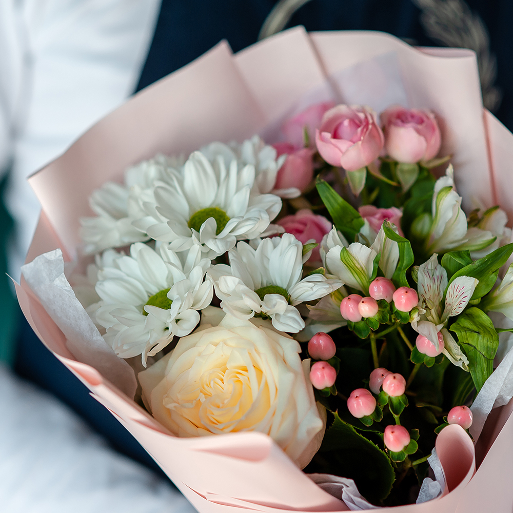 Сборный мини букет в нежных тонах