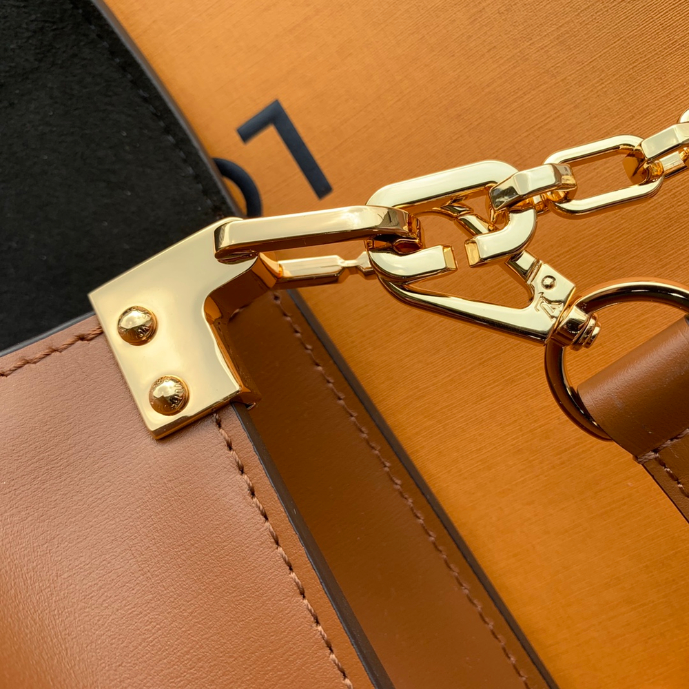 Louis Vuitton Dauphine MM