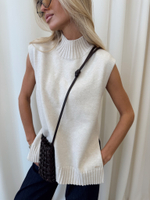 Жилет из пряжи с кашемиром