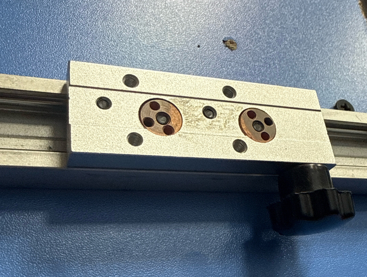 SGR10 Каретка с фиксатором