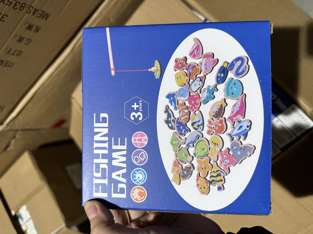 Развивающая игрушка деревянная Рыбалка с плоским полем, коробка C-41676