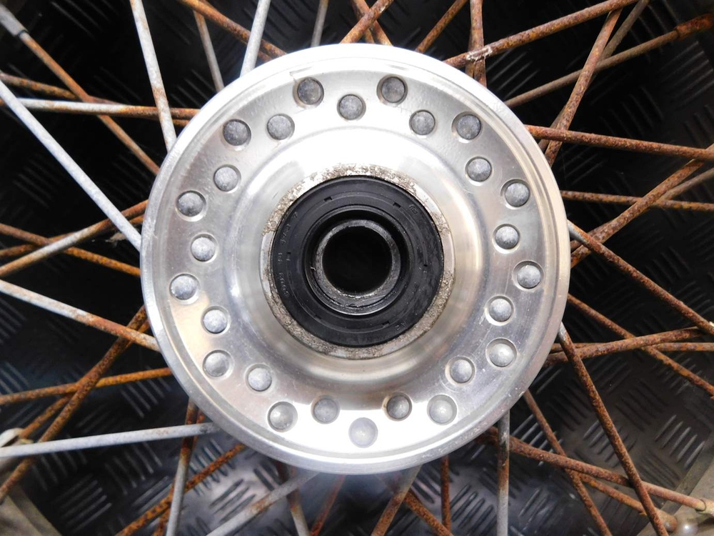 Колесо переднее Honda Shadow 750 RC50 051077