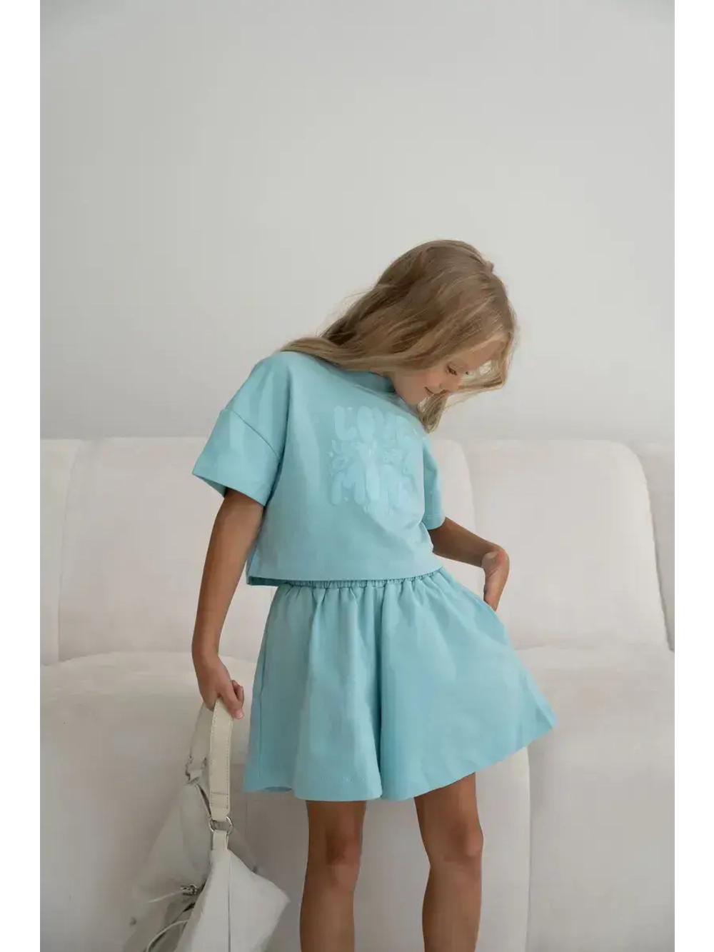 Летний костюм для девочки с шортами