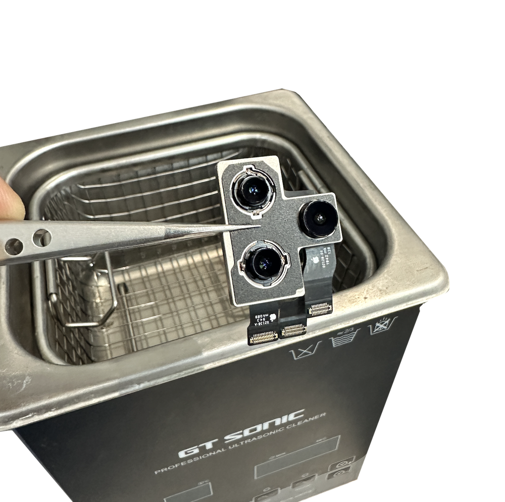 Чистка модуля основной камеры для iPhone 15 Pro Max