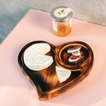 Менажница из кедра для подачи блюд и закусок с гравировкой "Listen to your heart"