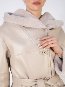 Дубленка зимняя натуральная с капюшоном