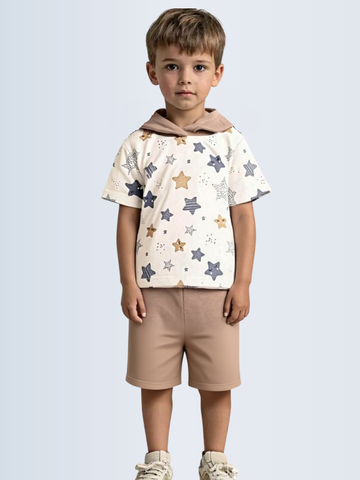 10504 Комплект детский футболка с шортами звезды на молочном/кофе с молоком (64-122/128)