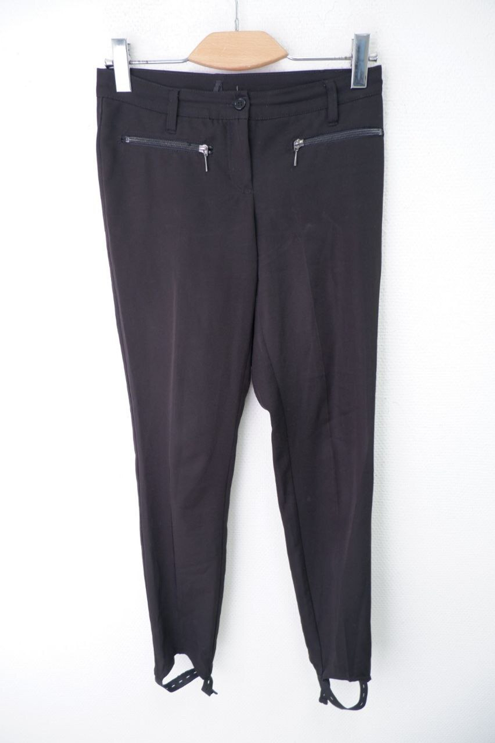 Брюки черные с молниями 42 размер