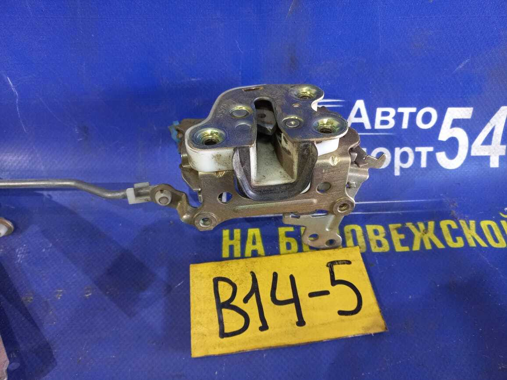Замок багажника NISSAN RASHEEN 1995