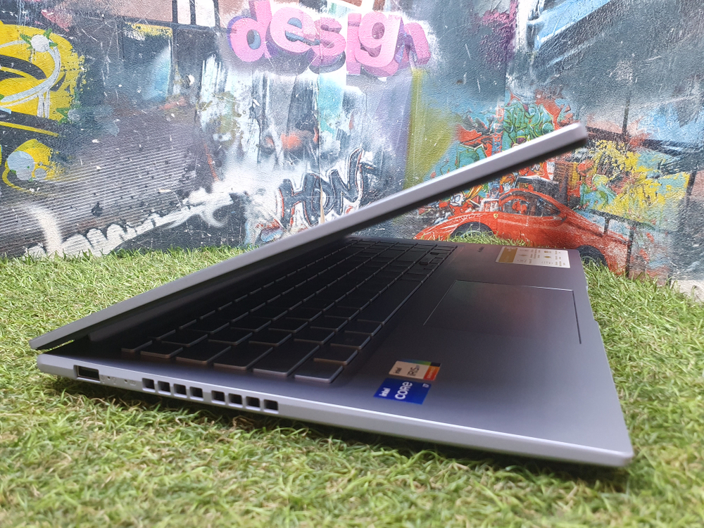 Ноутбук ASUS i7-12/16Gb/FHD/VivoBook 15 X1502Z