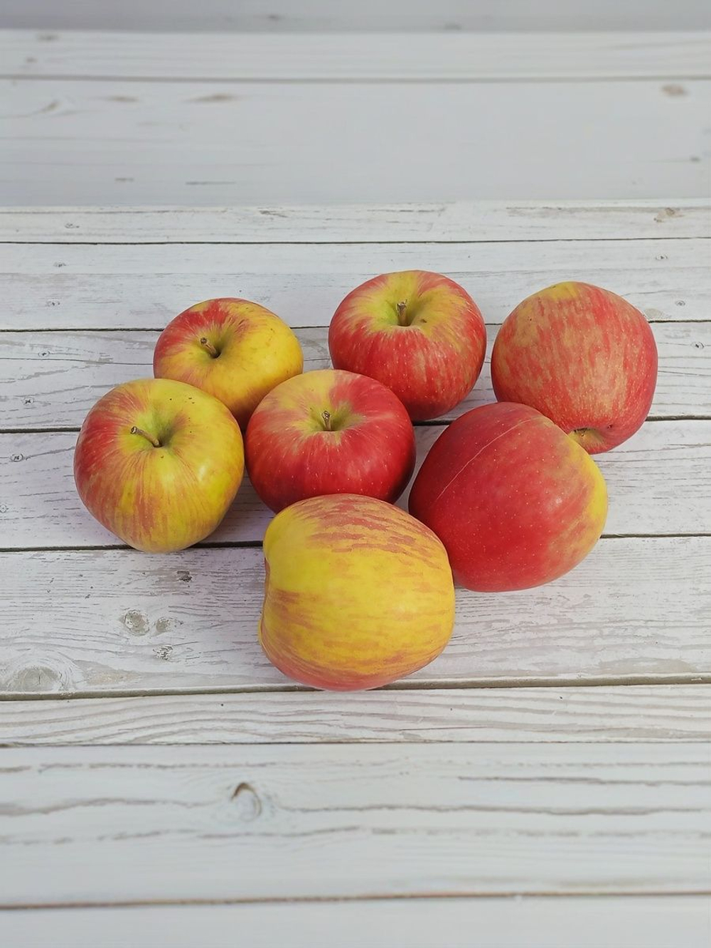 Яблоки Медовый хруст 500 - 600 гр.