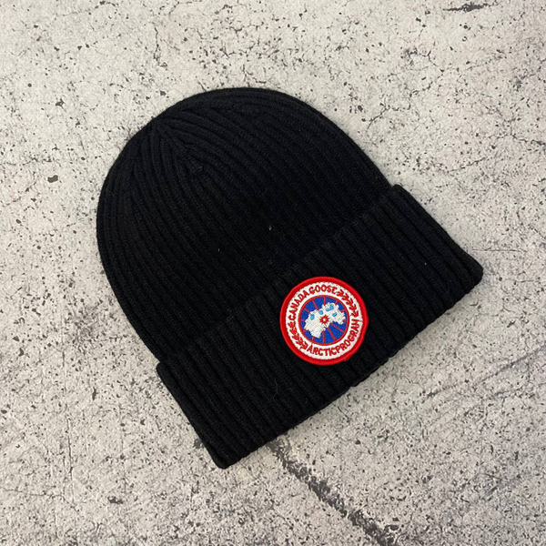 Шапка Canada Goose black