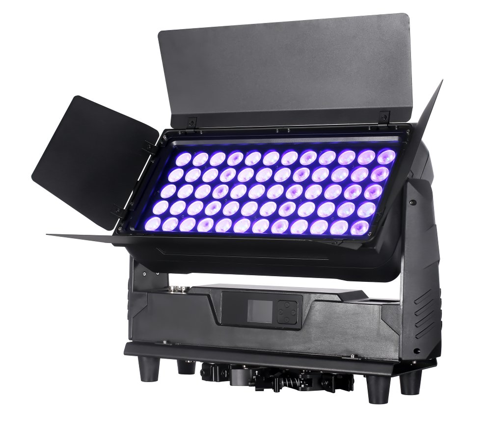 Strobe THUNDER P60 — LED стробоскоп 900 Вт RGBW IP65