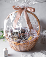 Подарочная корзина с орехами и сухофруктами