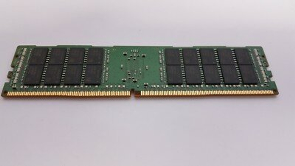 Оперативная память Samsung 32Gb 2Rx4 PC4-2400T-RA1-12-MC0 (M393A4K40CB1-CRC4Q)