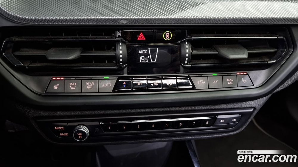 BMW 1 Series (F40) 120i Sports (02.2022)