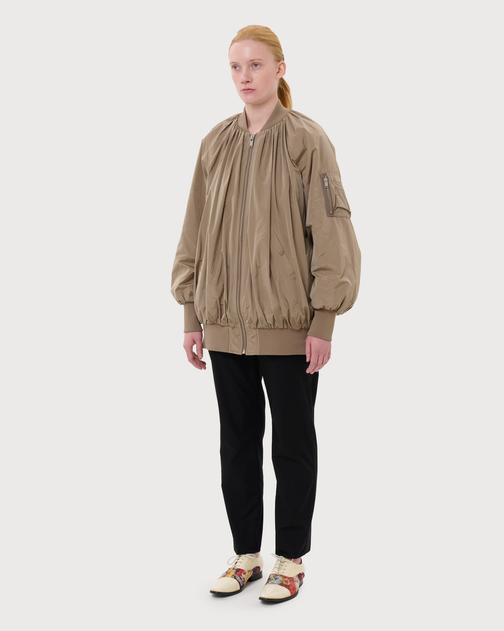 UNDERCOVER БОМБЕР БЕЖЕВЫЙ