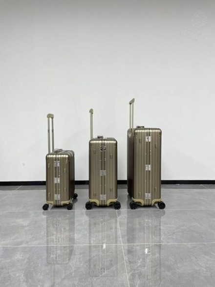 Дорожный чемодан Rimowa