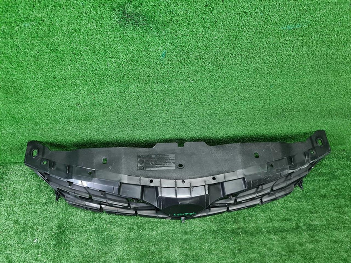 Кронштейн решетки Toyota Corolla E150 (2008-2013)