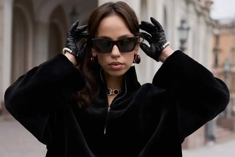 Колье под золото с черным литьем