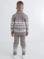 Свитер вязаный с горлом