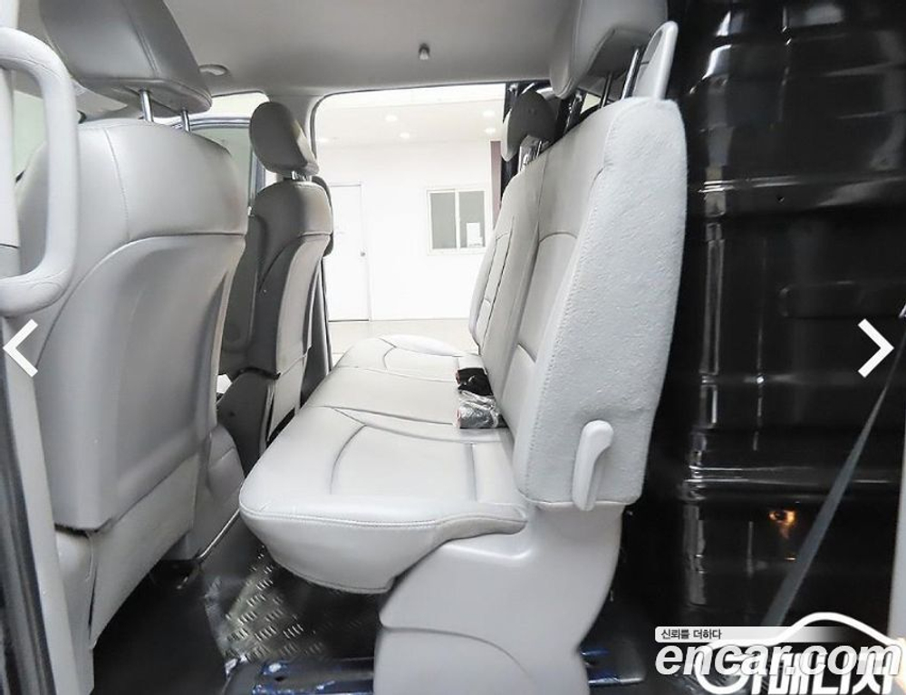 Hyundai The New Grand Starex Van 5-и местный (07.2020)