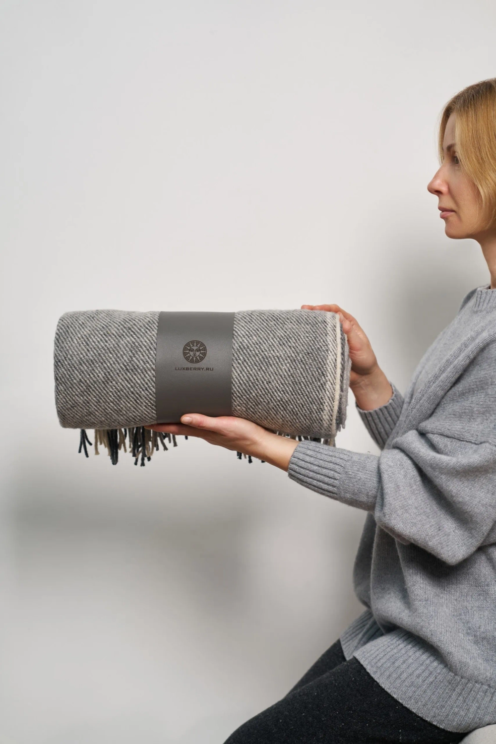 Плед Luxberry Woolen Серо-графитовый