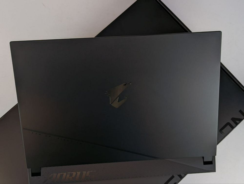 Игровой Ноутбук AORUS 15 BKF-73KZ754SH