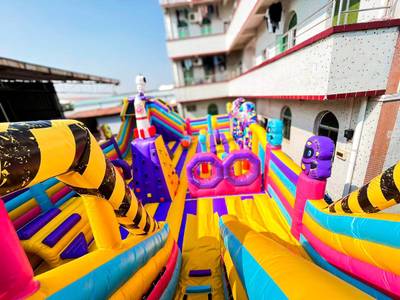 Коммерческий надувной батут «Космический калейдоскоп» 17,5*8,5*6 м