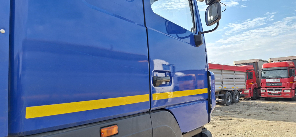 МАЗ 5440 4x2 Седельный тягач 544028-570-031 (Дизельный, 11,8 л, 428 л.с., МТ)