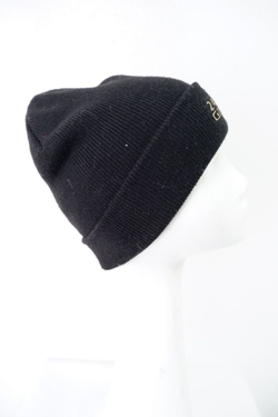 Шапка Zara с надписью