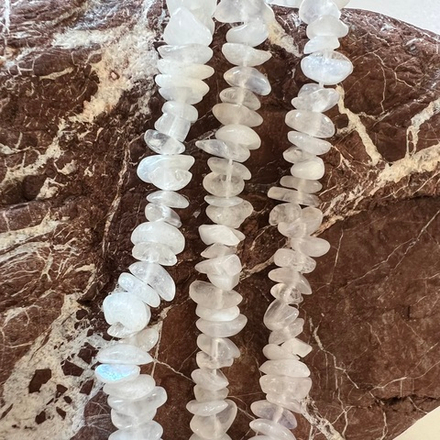 Адуляр - Белый Лунный камень. Камни для изделий на заказ. Цена зависит от вида заказанного изделия